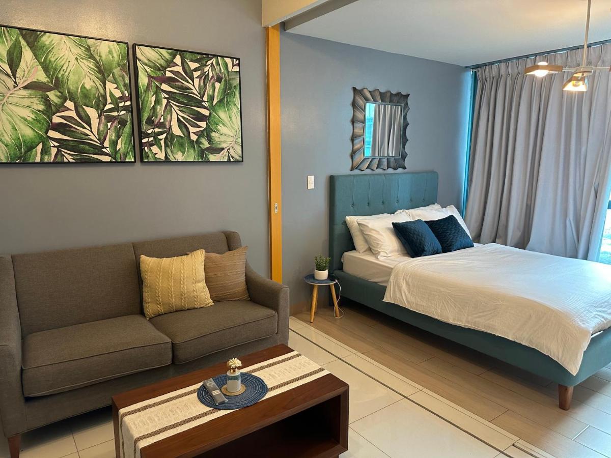 Executive Suite In Bonifacio Global City Taguig Exterior photo