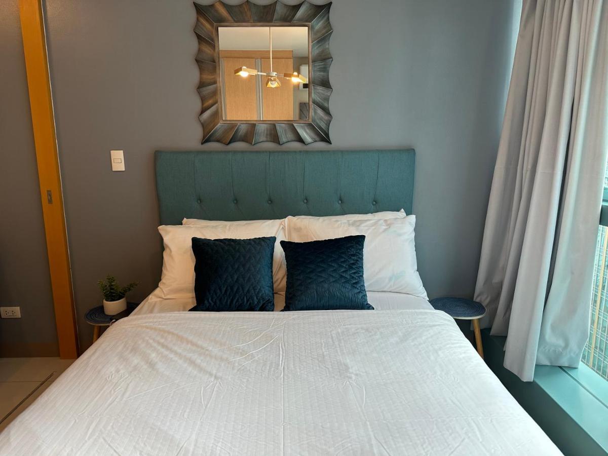 Executive Suite In Bonifacio Global City Taguig Exterior photo