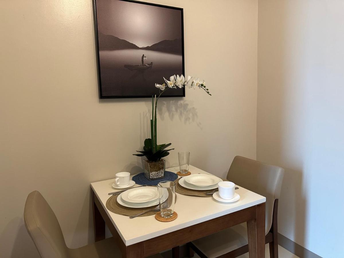 Executive Suite In Bonifacio Global City Taguig Exterior photo